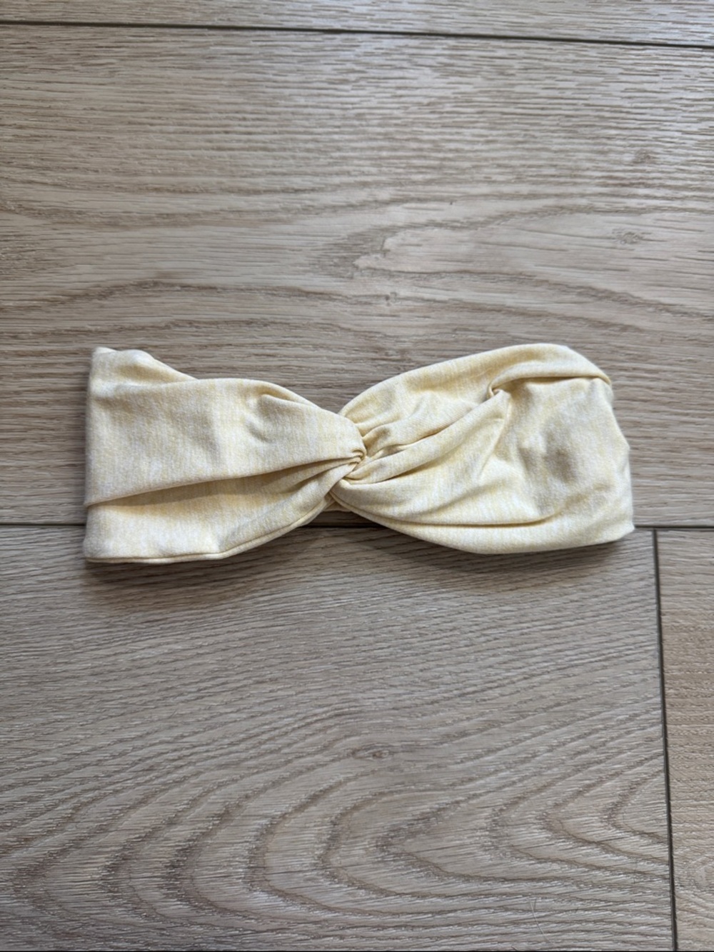ALO Yoga Butter Yellow Twist Headband